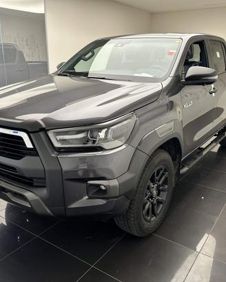 Toyota 2.8 d-4d 48V double cab Invincible