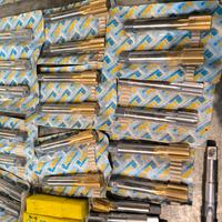 maschi nuovi e usati 