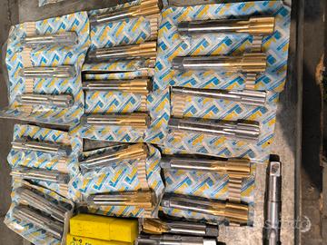 maschi nuovi e usati 