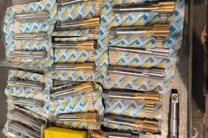 maschi nuovi e usati 