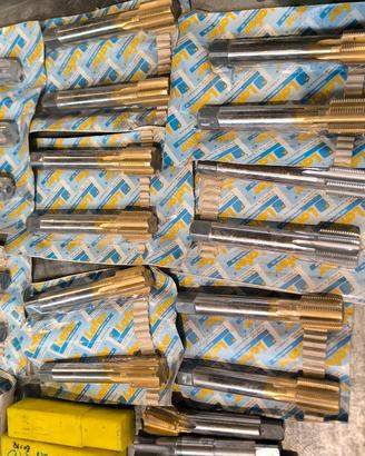 maschi nuovi e usati 