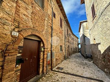 3 LOCALI A CALVI DELL'UMBRIA