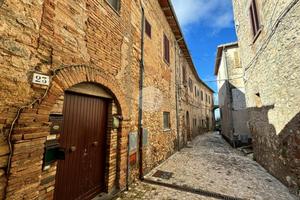 3 LOCALI A CALVI DELL'UMBRIA