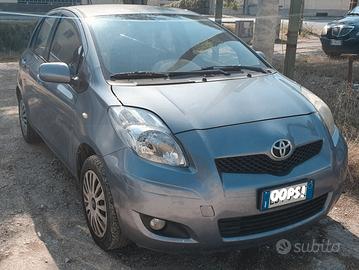 Toyota Yaris 1000 GPL 5 porte Full Optional