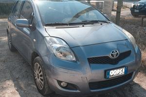 Toyota Yaris 1000 GPL 5 porte Full Optional