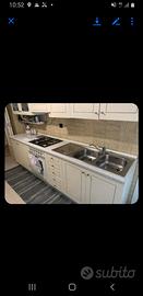 Cucina angolare bianca