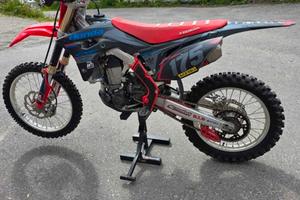 Hoda CRF 450 Red Moto
