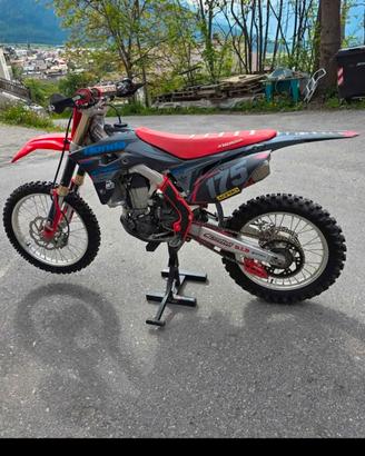 Hoda CRF 450 Red Moto