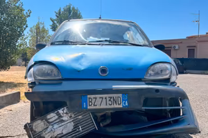 Fiat 600 incidentata-completa -per ricambi