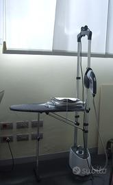 Ferro da stiro verticale con asse pieghevole