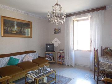 3 LOCALI A BELLEGRA