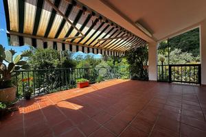 CASA SEMINDIPENDENTE A SARZANA