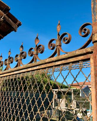 Cancello antico da giardino  in ferro battuto