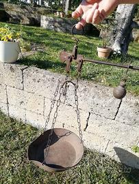 Bilancia Antica a Stadera in Ferro Battuto