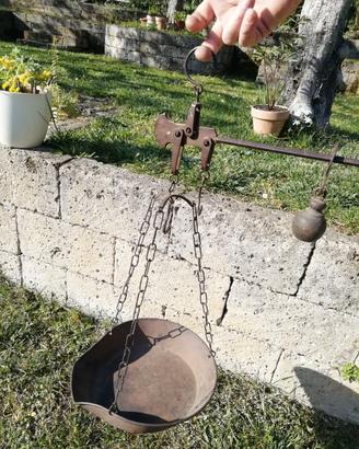 Bilancia Antica a Stadera in Ferro Battuto