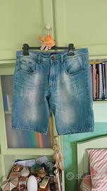 Jeans corti della Von Dutch. Taglia 33