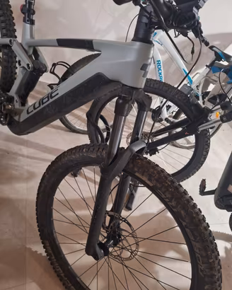 bici elettrica cube