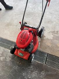 Tagliaerba con trazione