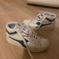 Diadora