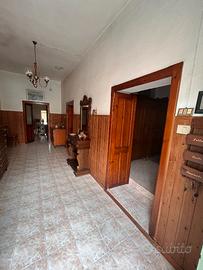 Casa campidanese con giardino