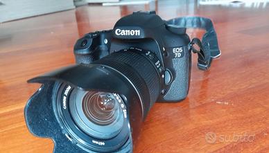 CANON EOS 7D , obiettivo EF-S 18-135 conz borsa