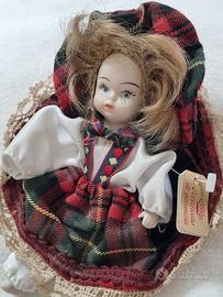 Bambola porcellana Capodimonte 