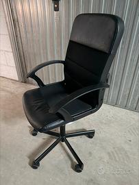 Set di sedie ufficio Ikea girevoli come nuove nere