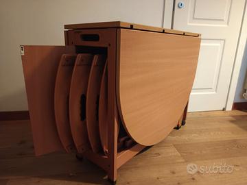 Tavolo Foppapedretti Pegaso con 4 sedie Moon