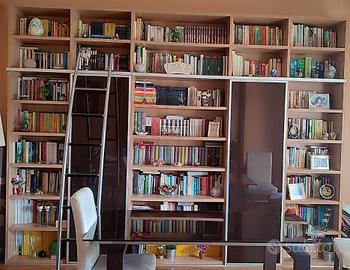 Libreria con annesso mobile vetrinette
