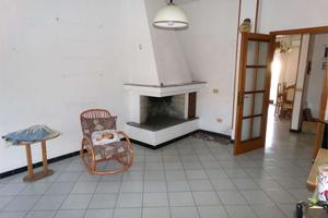 Piano rialzato composto da 2 appartamenti