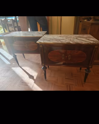 Coppia di comodini vintage con marmo