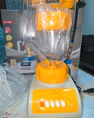 frullatore 450w,capienza 1,5 litri, €19,99