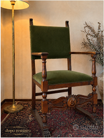 Poltrona d'epoca in Legno Intagliato e Velluto 