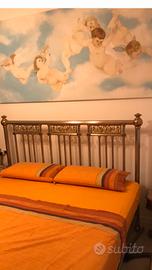Letto matrimoniale in acciaio