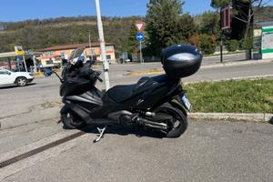 Kymco AK 550