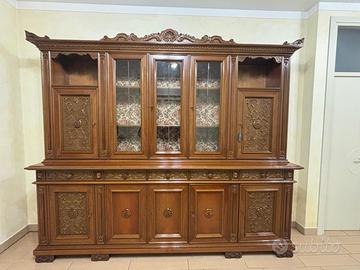 credenza con vetrina