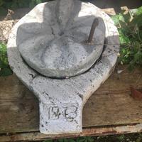 Mulino in pietra fiorato