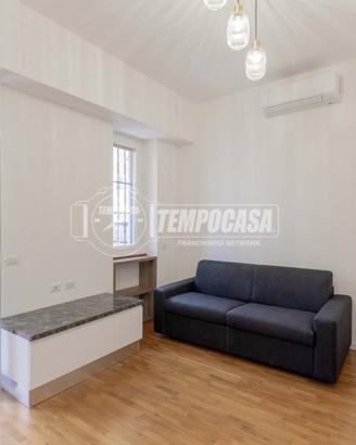 3 LOCALI COMPLETAMENTE RISTRUTTURATO e ARREDATO