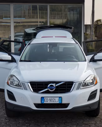 Volvo XC 60 XC60 2.4 D 175 CV FWD Geartronic Kinet