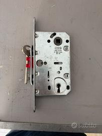 Serratura porta battente cromo satinato AGB