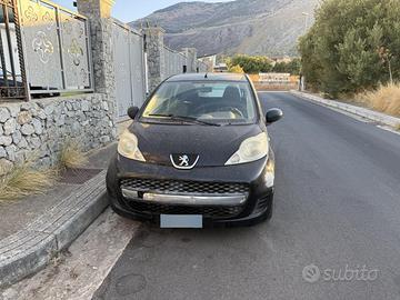 Peugeot 107 1.0 benzina del 2010