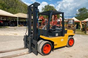 CARRELLO ELEVATORE OM DI60C