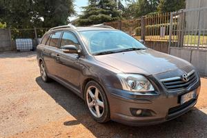 Toyota Avensis 2.0 D-4D 16V Station Wagon