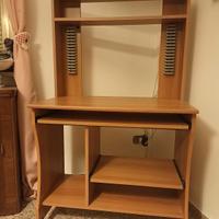 scrivania porta computer 