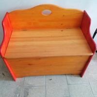 Cassapanca in legno con apertura