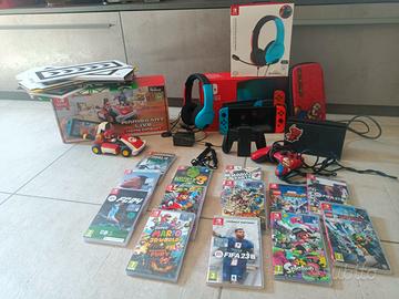 Nintendo Switch + 13 Giochi + Mario Kart Live + Cu