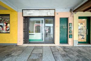 NEGOZIO A CASTELLEONE