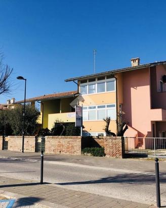 2 LOCALI A COMACCHIO