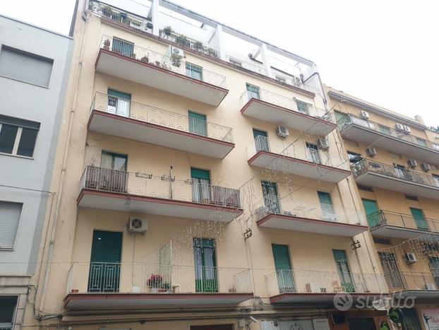 4 1/2 vani condominio signorile zona corso italia