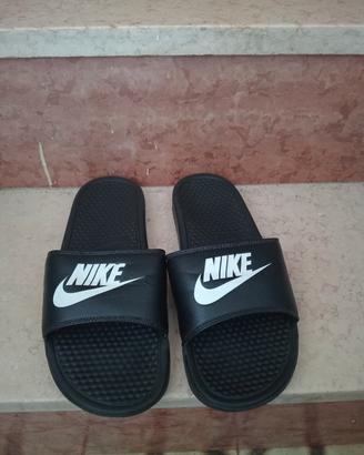 Ciabatte Nike numero 45 Usate ma in buone condizi